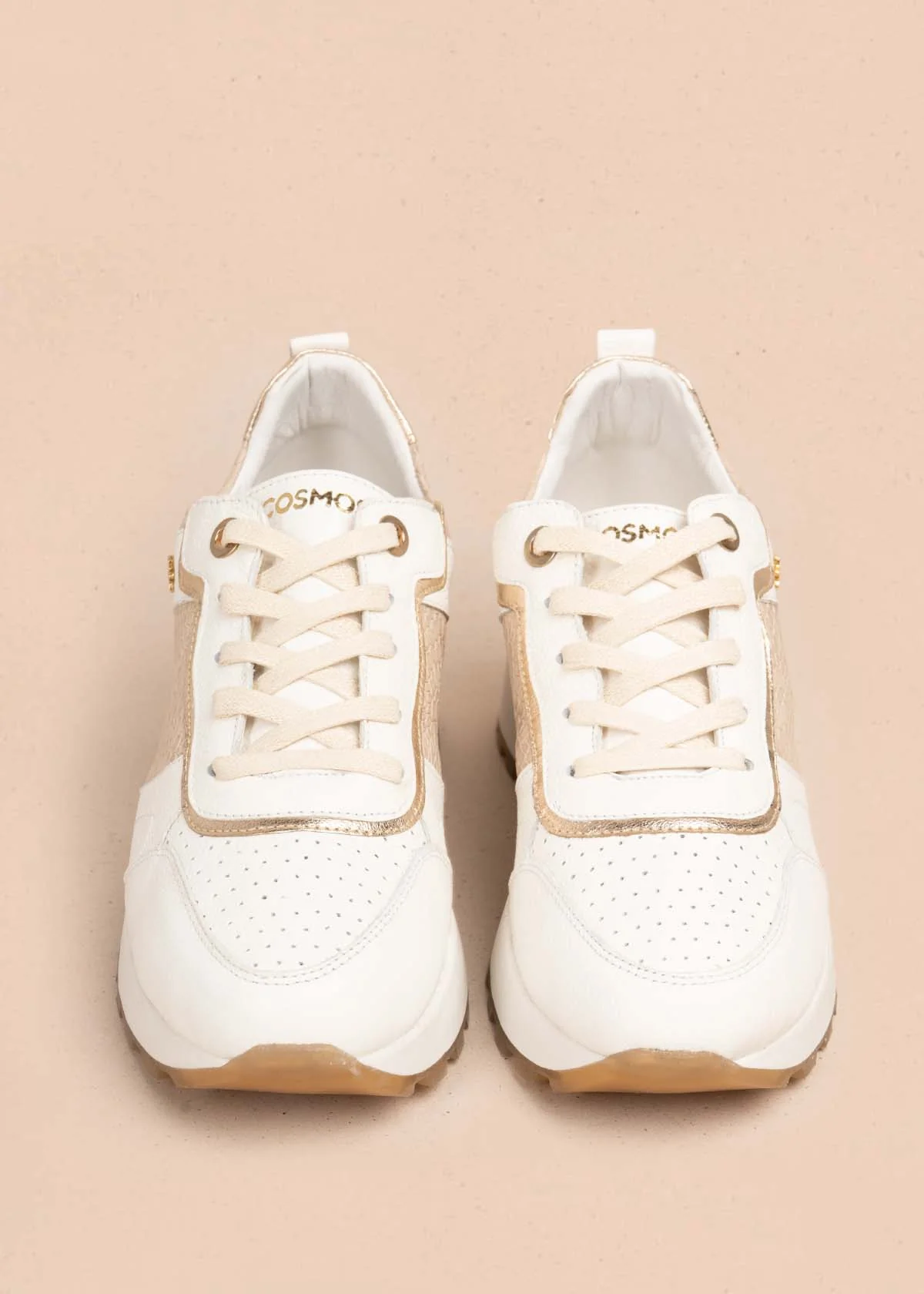 Tenis casuales en cuero color champaña con textura croco 105479 - Imagen 5