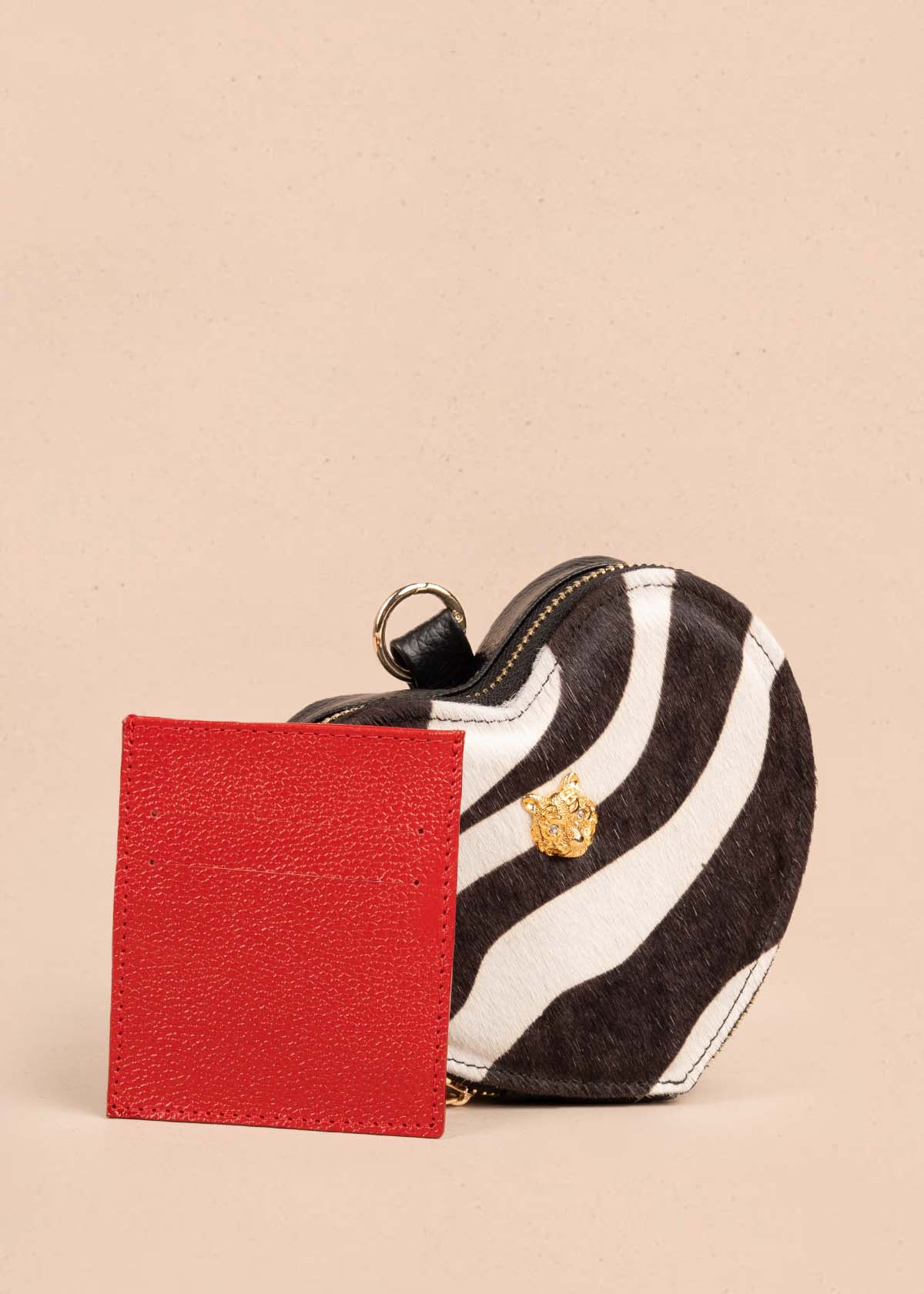 Bolso manos libres en cuero con forma de corazón color negro 105559 - Imagen 7