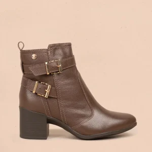 Botines en cuero color café con correa 105707