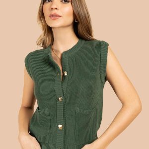 Chaleco color verde con botones dorados frontales 105746