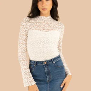 Body color marfil en encaje floral y manga larga 106377