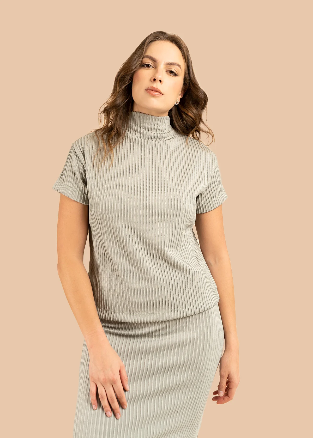 Blusa color verde con tejido acanalado y cuello alto 106384 - Imagen 2