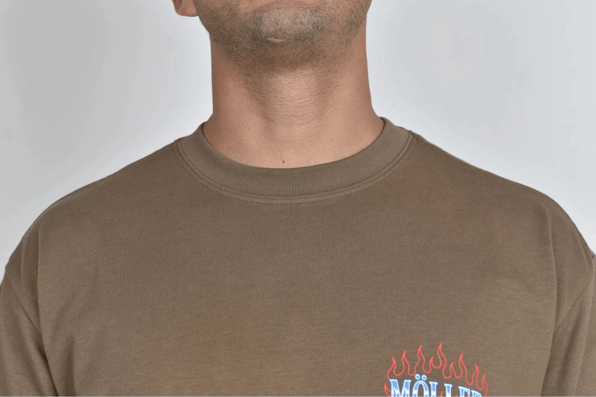 Playera Lisa Heavy Cotton Olivo Flames 300 gsm - Imagen 4