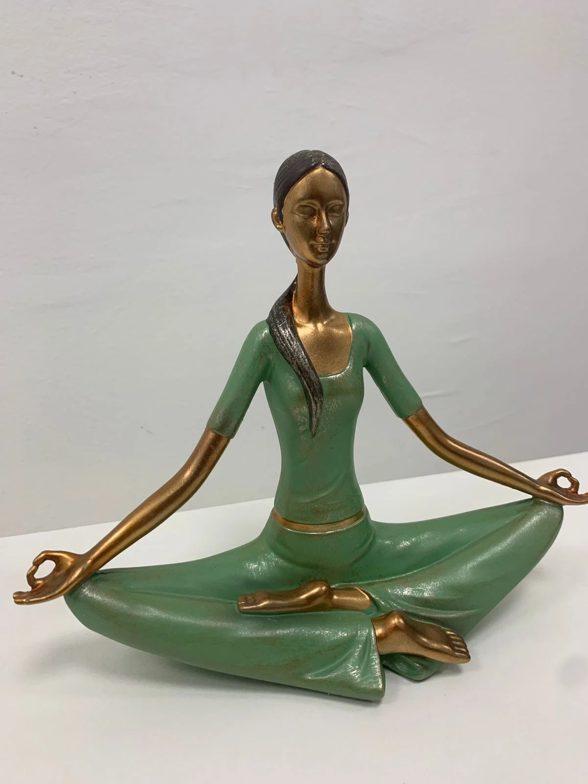 Escultura Lady Yoga green Asana Eka pada raja kapotasana o postura de la sirena - Imagen 8